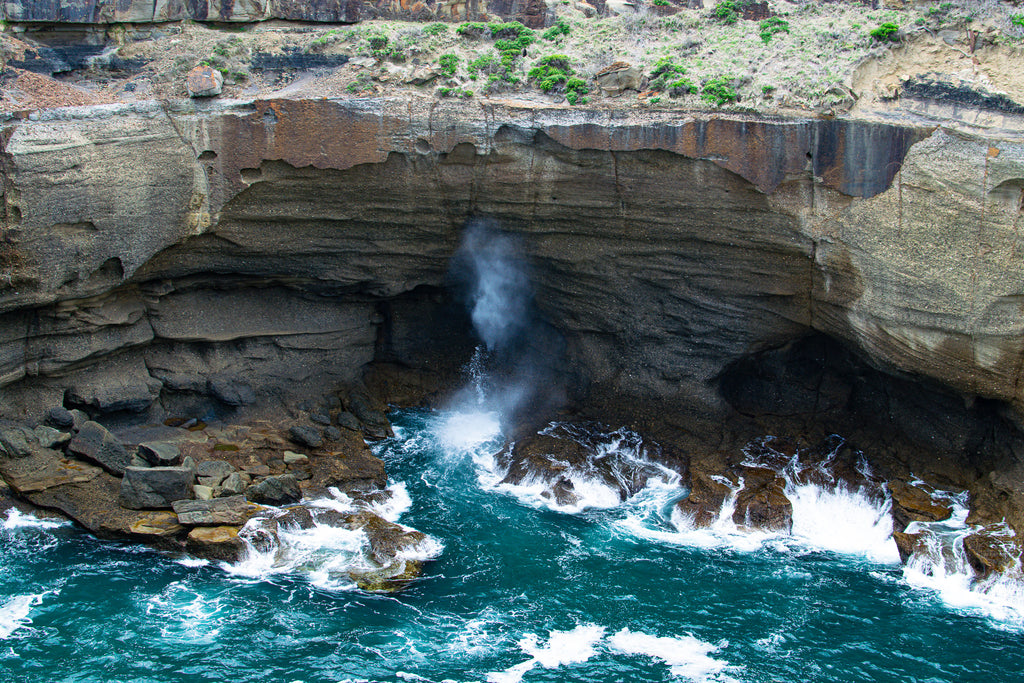 طباعة فنية لموجة كهف البحر
